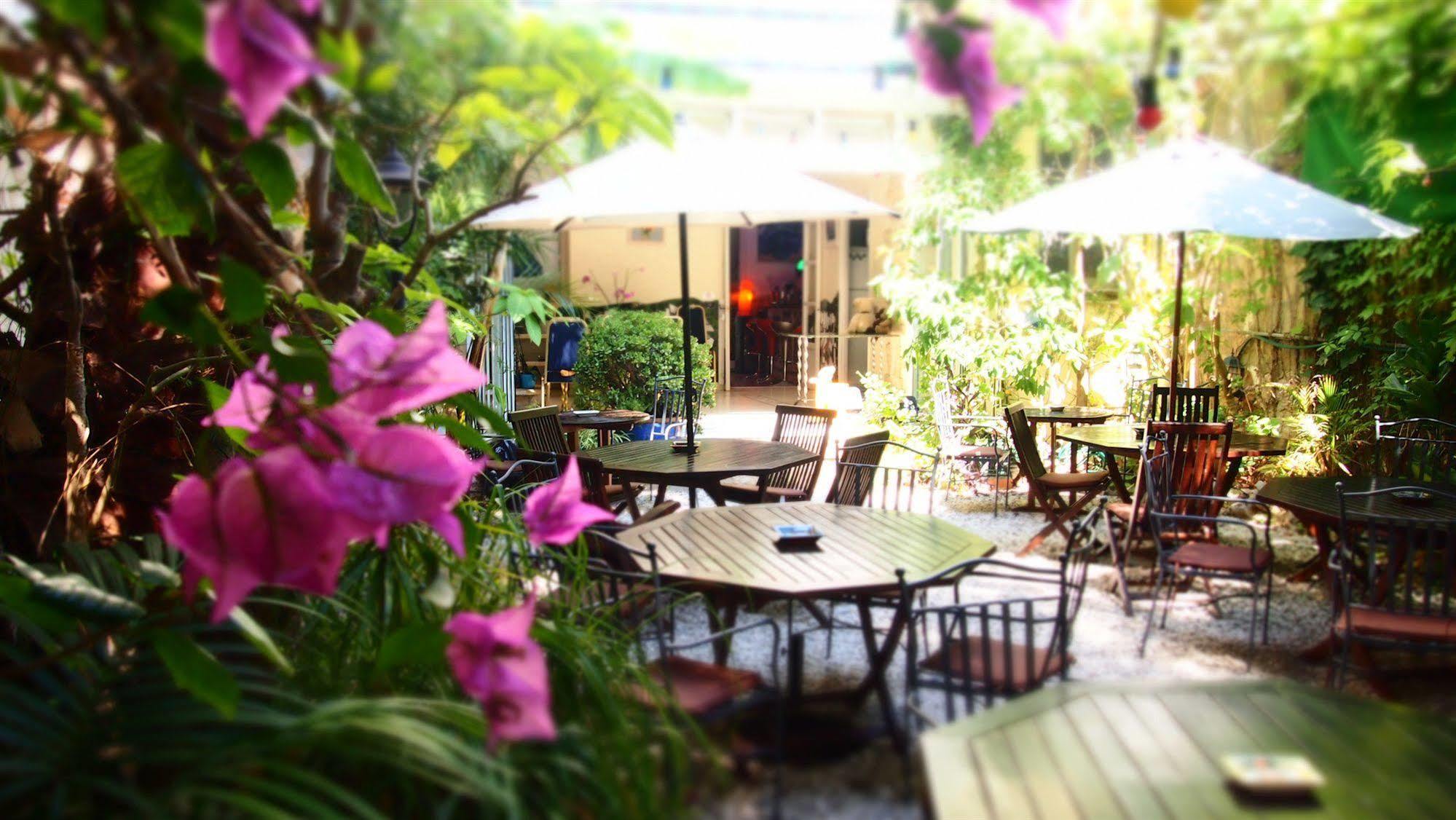 Privat Hotel Liberty Ситжес Екстериор снимка